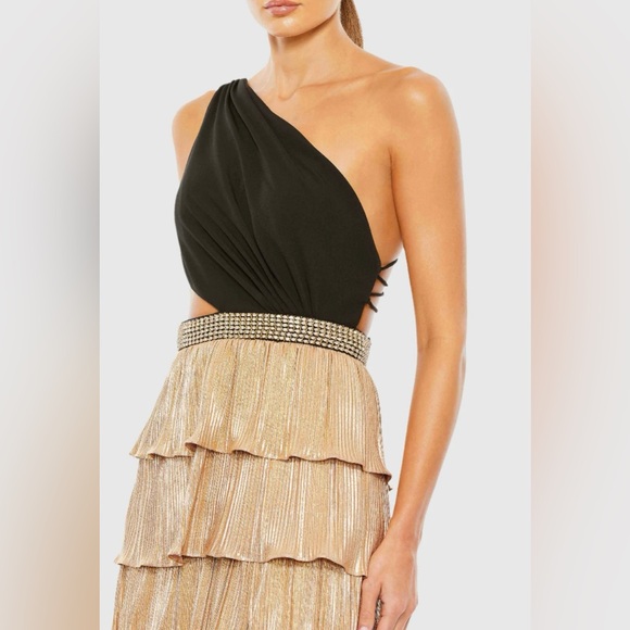 💃🏽IEENA for MAC DUGGAL Tiered One Shoulder Gown. Color:Gold/Black. Size: 12 - Picture 9 of 10